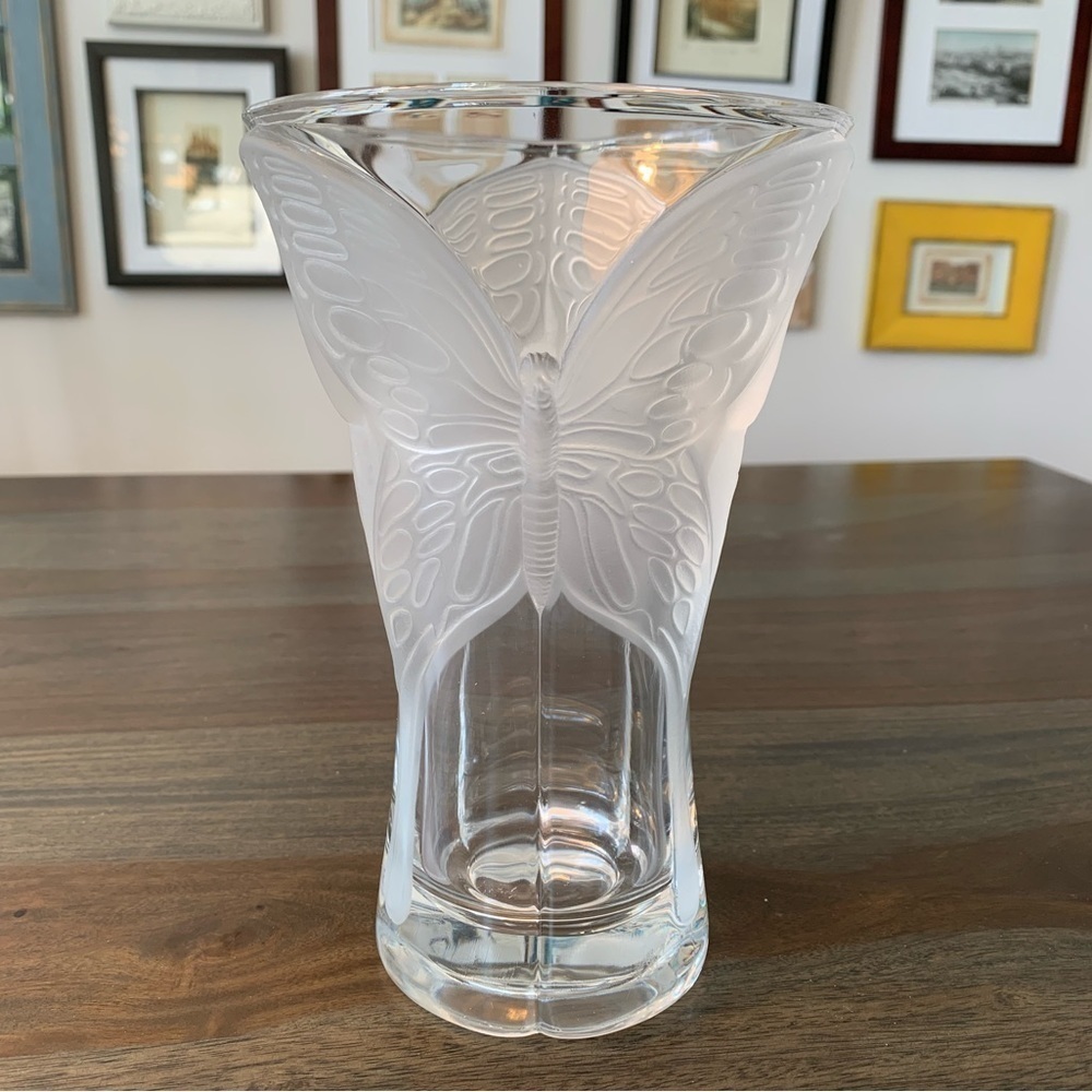 Crystal Vase Butterflies Cristal D’Arques Made France Vintage Butterly Frosted